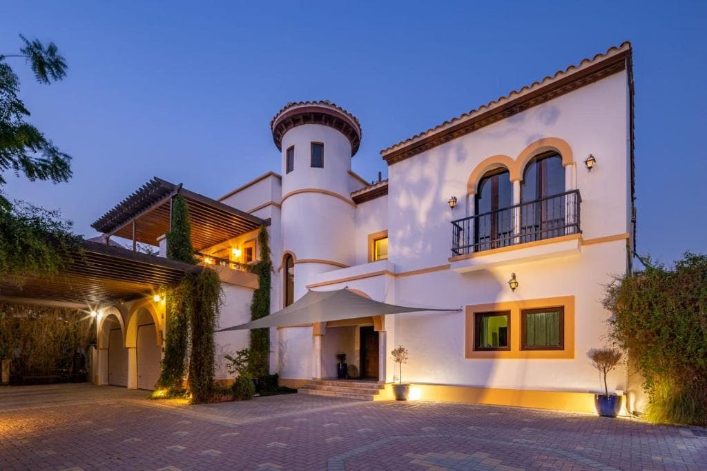 Arenco Villas image 2