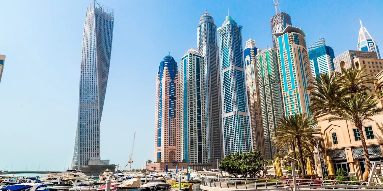 Emirates-Crown-13.jpg-4