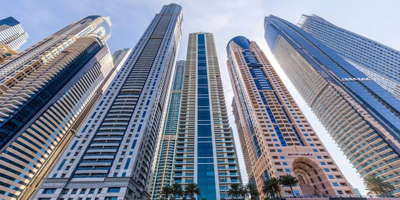 Emirates-Crown-4.jpg-5