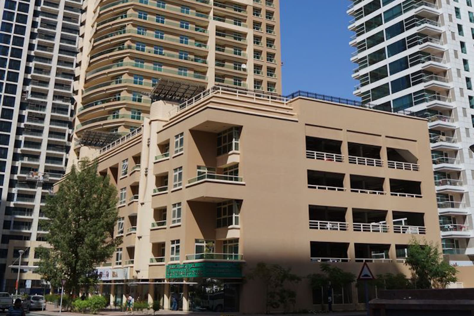 Marina Mansions image 4